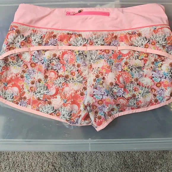 Lululemon Speed Shorts - Picture 2 of 10